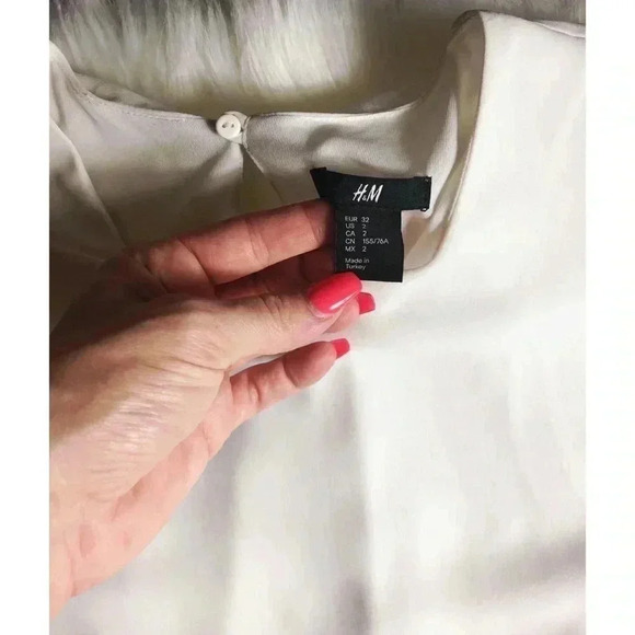 ⭐️ 5 for $25 ⭐️ Black & white H&M Dress - Picture 2 of 3